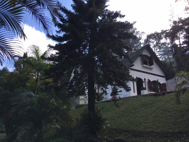 Casa com 2000m², à venda, no bairro Duarte Silveira em Petrópolis