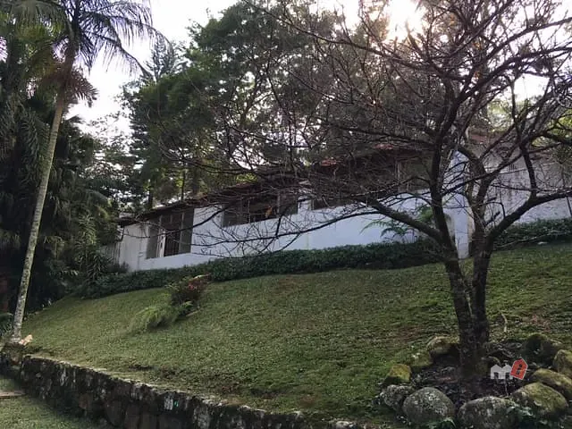 Casa com 2000m², à venda, no bairro Duarte Silveira em Petrópolis