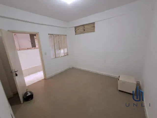 Casa 1 quarto e 1 banheiro, para alugar, no bairro Jardim Amália em Volta Redonda