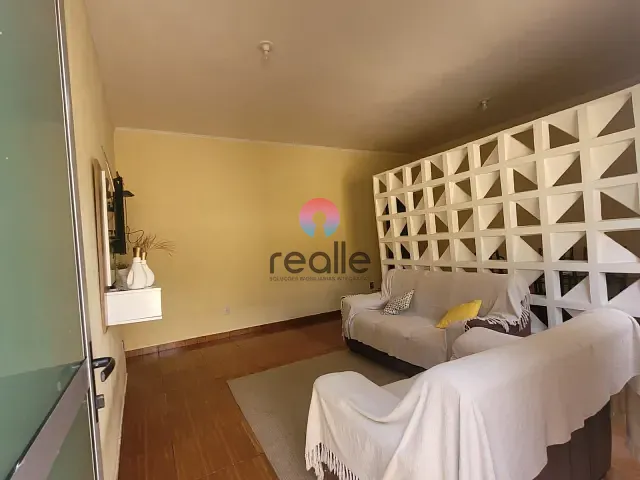 Casa 3 quartos e 2 banheiros, à venda, no bairro Oitis em Contagem