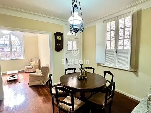 Casa 4 quartos e 4 banheiros, para alugar, no bairro Icaraí em Niterói