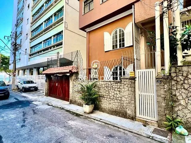 Casa 4 quartos e 4 banheiros, para alugar, no bairro Icaraí em Niterói