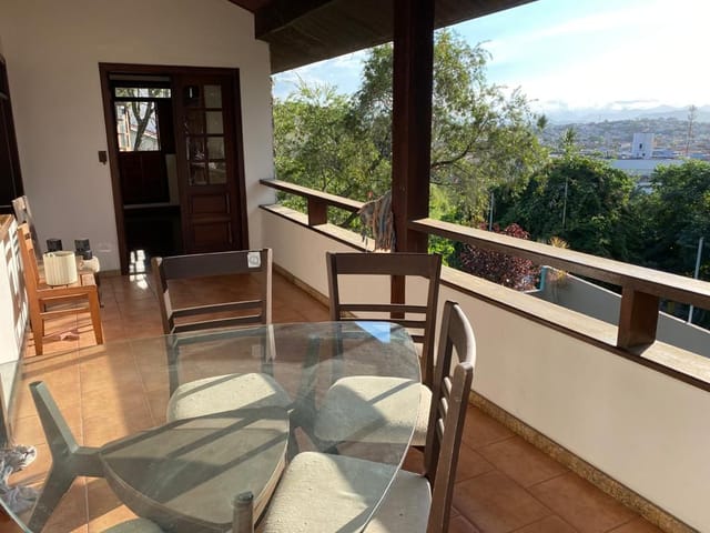 Casa com 545m² 4 quartos e 5 banheiros, à venda, no bairro Alto Cajueiros em Macaé
