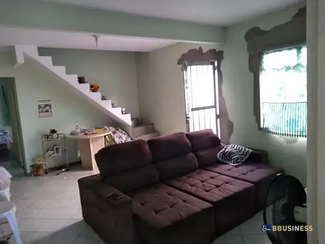 Casa com 180m² 1 quarto e 1 banheiro, à venda, no bairro Parque Aurora em Campos dos Goytacazes