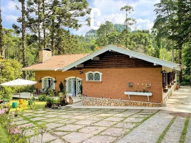 Casa com 1450m² 5 quartos e 4 banheiros, à venda, no bairro Jardim Do Embaixador em Campos Do Jordão