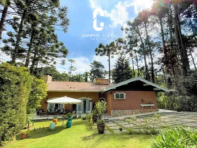 Casa com 1450m² 5 quartos e 4 banheiros, à venda, no bairro Jardim Do Embaixador em Campos Do Jordão