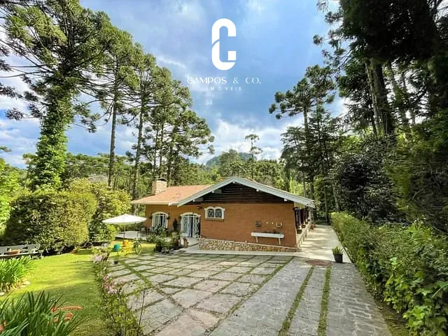Casa com 1450m² 5 quartos e 4 banheiros, à venda, no bairro Jardim Do Embaixador em Campos Do Jordão