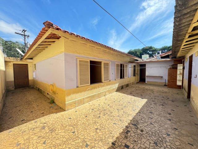 Foto do Casa - Casa à Venda Ideal para RETROFIT, com Amplo Lote de 330 metros, Grande Potencial de Valorização no Parque Continental, São Paulo | Collina Imóveis
