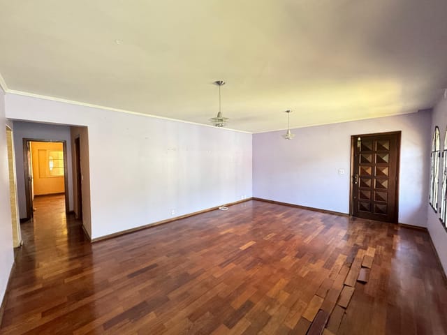Foto do Casa - Casa à Venda Ideal para RETROFIT, com Amplo Lote de 330 metros, Grande Potencial de Valorização no Parque Continental, São Paulo | Collina Imóveis