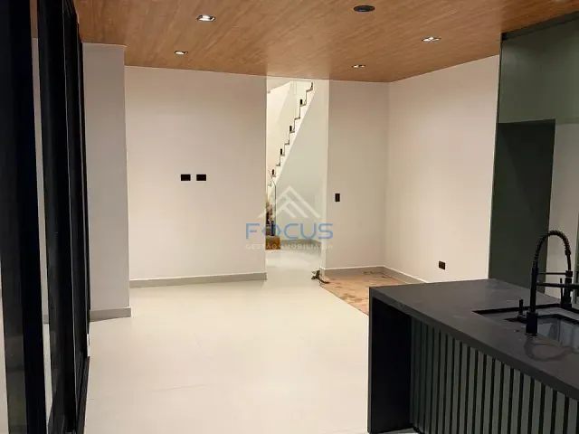 Casa 3 quartos e 5 banheiros, à venda, no bairro Villas do Jaguari em Santana de Parnaíba
