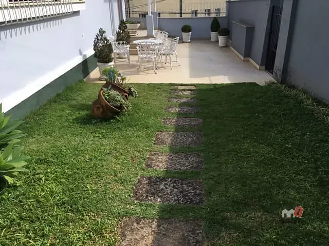 Casa com 2790m², à venda, no bairro Centro em Petrópolis