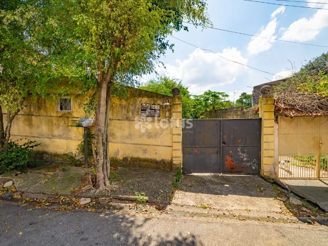 Casa com 350m² 2 quartos e 1 banheiro, à venda, no bairro Jardim Leda (Fazendinha) em Santana de Parnaíba