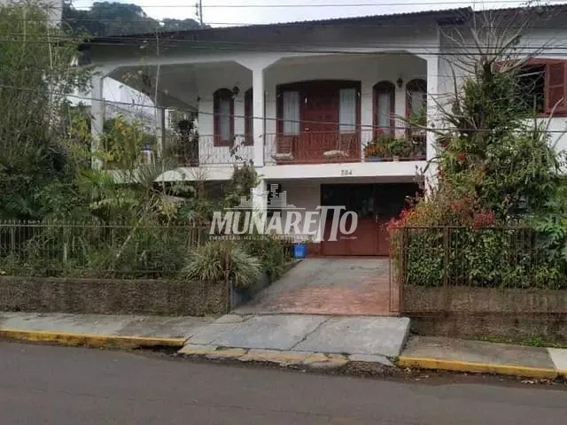 Casa 4 quartos e 2 banheiros, à venda, no bairro Liberdade em Concórdia