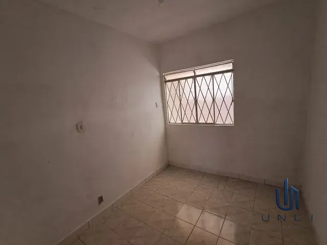 Casa 2 quartos e 2 banheiros, para alugar, no bairro Jardim Amália em Volta Redonda