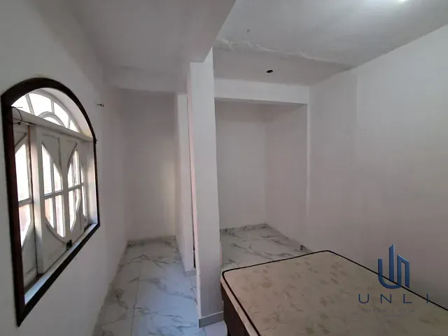 Casa 2 quartos e 2 banheiros, para alugar, no bairro Jardim Amália em Volta Redonda