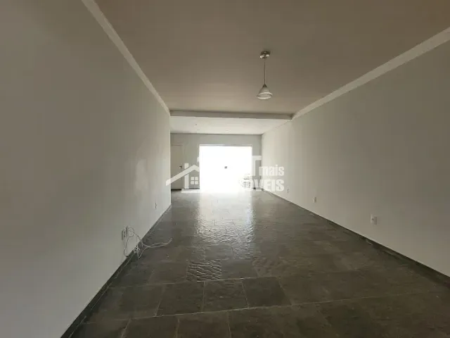 Casa com 327m² 4 quartos e 1 banheiro, à venda, no bairro Centro em Andradas