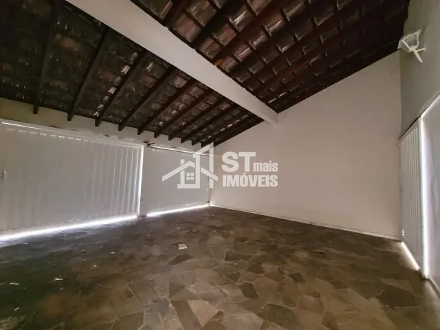Casa com 327m² 4 quartos e 1 banheiro, à venda, no bairro Centro em Andradas