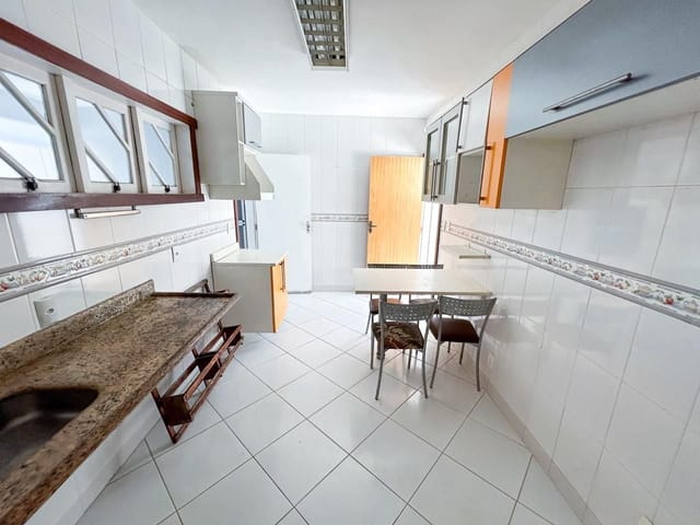 Casa com 282m² 3 quartos e 3 banheiros, à venda, no bairro Glória em Macaé