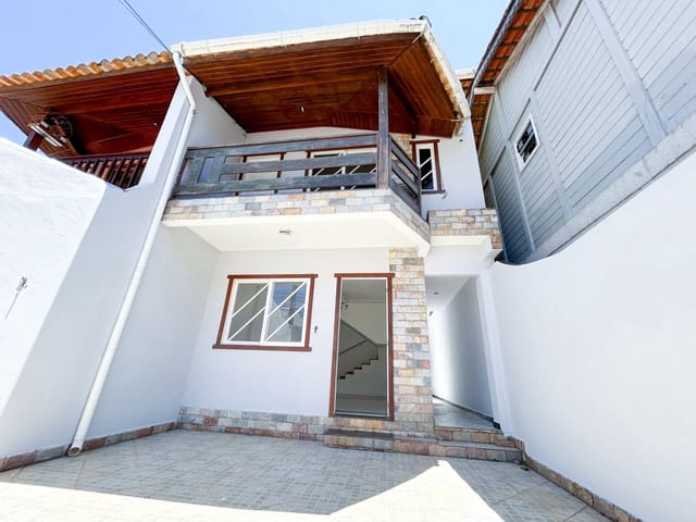 Casa com 282m² 3 quartos e 3 banheiros, à venda, no bairro Glória em Macaé