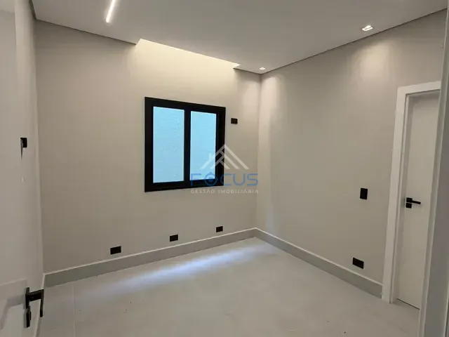 Casa com 250m² 4 quartos e 6 banheiros, à venda, no bairro Suru em Santana de Parnaíba