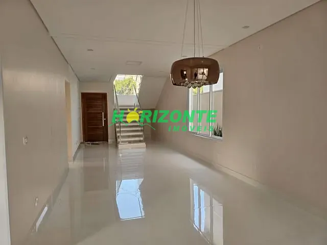 Casa com 250m² 4 quartos e 5 banheiros, à venda, no bairro Urbanova em São José dos Campos