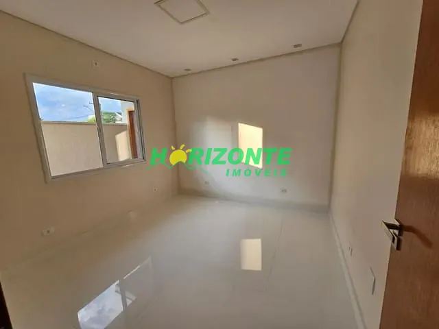 Casa com 250m² 4 quartos e 5 banheiros, à venda, no bairro Urbanova em São José dos Campos