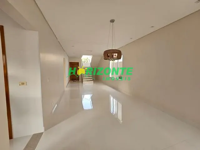 Casa com 250m² 4 quartos e 5 banheiros, à venda, no bairro Urbanova em São José dos Campos