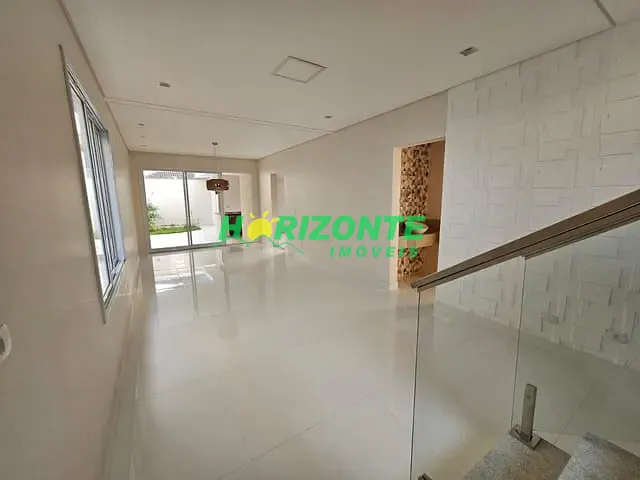 Casa com 250m² 4 quartos e 5 banheiros, à venda, no bairro Urbanova em São José dos Campos