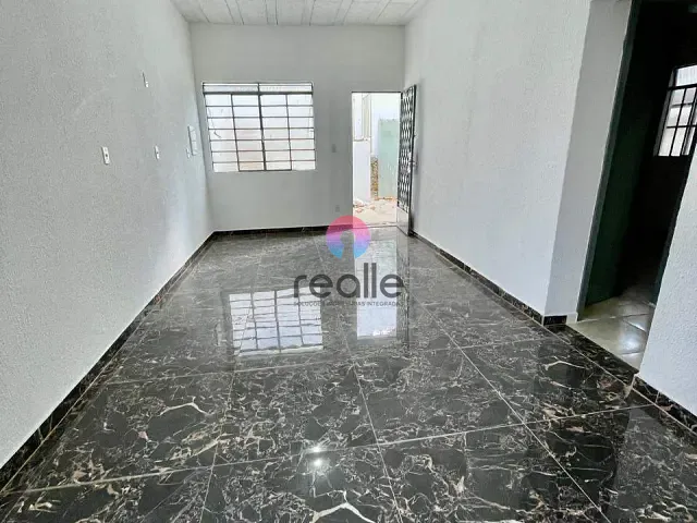 Casa 3 quartos e 1 banheiro, para alugar, no bairro Glória em Belo Horizonte
