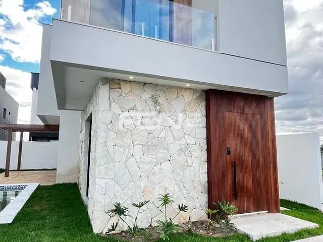 Casa com 200m² 4 quartos e 1 banheiro, à venda, no bairro Centro em Camaçari