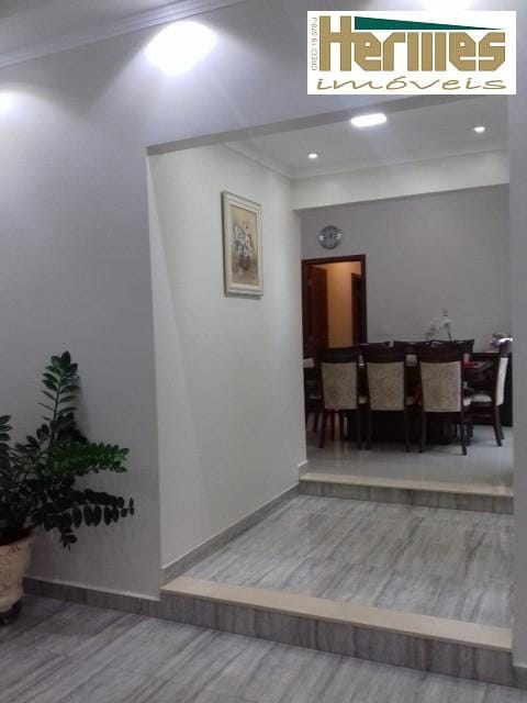 Casa, 4 quartos, 250 m² - Foto 4