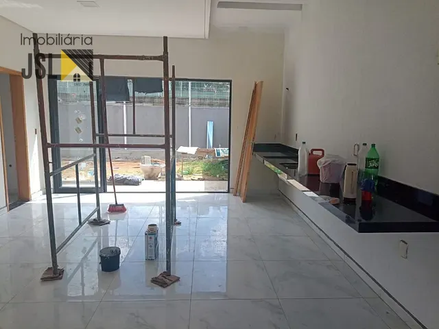 Casa com 300m² 3 quartos e 2 banheiros, à venda, no bairro Condomínio Bela Vista em Caçapava