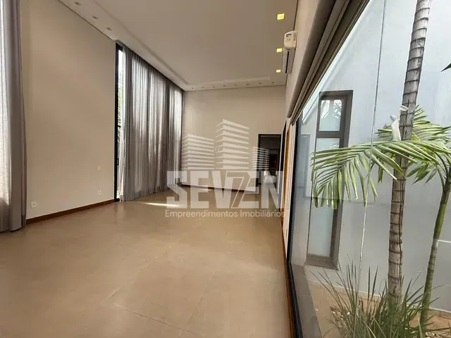 Casa com 528m² 3 quartos e 5 banheiros, à venda, no bairro Jardim Shangri-Lá em Bauru