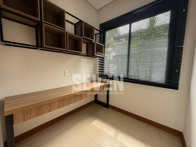 Casa com 528m² 3 quartos e 5 banheiros, à venda, no bairro Jardim Shangri-Lá em Bauru