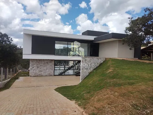 Casa com 1000m² 4 quartos e 5 banheiros, à venda, no bairro Mirante do Fidalgo em Lagoa Santa