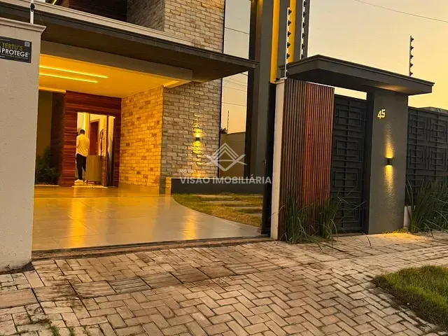 Casa 3 quartos e 3 banheiros, à venda, no bairro Jardim Itália III em Sinop