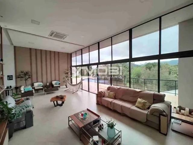 Casa com 856m² 3 quartos e 5 banheiros, à venda, no bairro Medeiros em Jundiaí