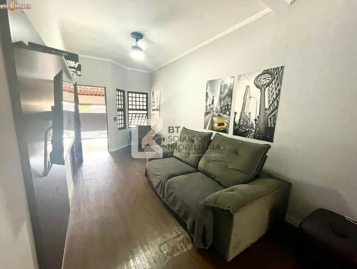 Casa à venda com 3 quartos, 106m² - Foto 4