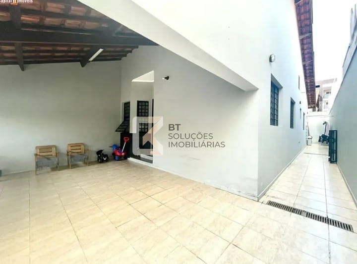 Casa à venda com 3 quartos, 106m² - Foto 2