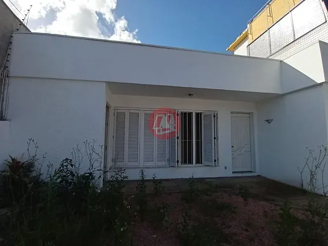 Casa com 390m², para alugar, no bairro Chácara das Pedras em Porto Alegre