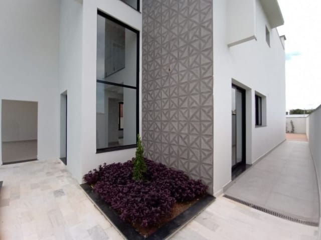 Casa com 450m² 4 quartos e 5 banheiros, à venda, no bairro Terras de São José em São João da Boa Vista