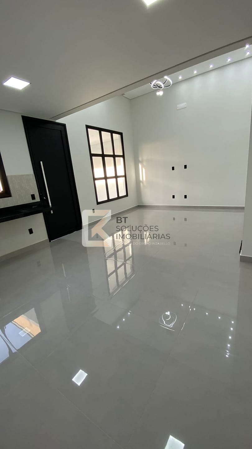Casa à venda com 3 quartos, 116m² - Foto 2