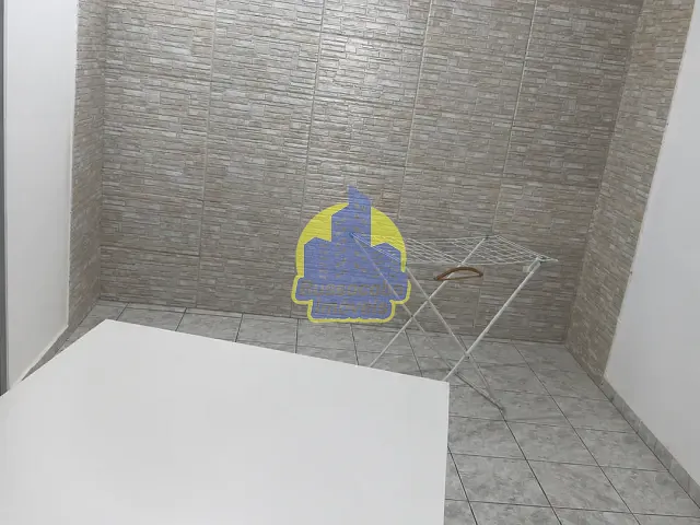 Casa com 40m² 1 quarto e 1 banheiro, para alugar, no bairro Santa Maria em Osasco