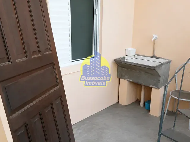 Casa com 40m² 1 quarto e 1 banheiro, para alugar, no bairro Santa Maria em Osasco