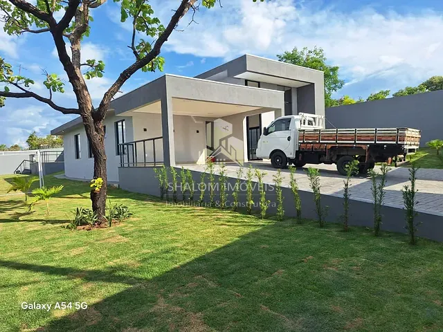 Casa com 1000m² 5 quartos e 4 banheiros, à venda, no bairro Novo Santos Dumont em Lagoa Santa