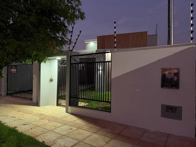 Casa com 311m² 3 quartos e 1 banheiro, à venda, no bairro Sonhalto Videira em Sinop