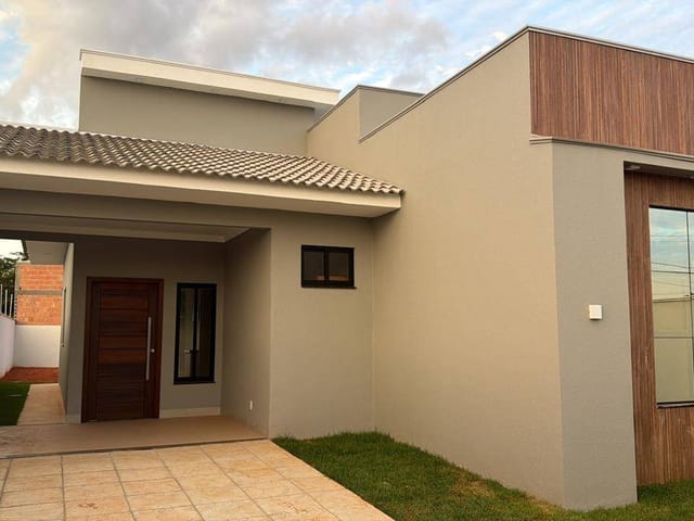 Casa com 311m² 3 quartos e 1 banheiro, à venda, no bairro Sonhalto Videira em Sinop