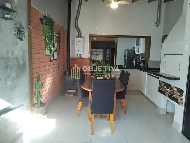 Casa com 134m² 3 quartos e 2 banheiros, à venda, no bairro Cavalhada em Porto Alegre