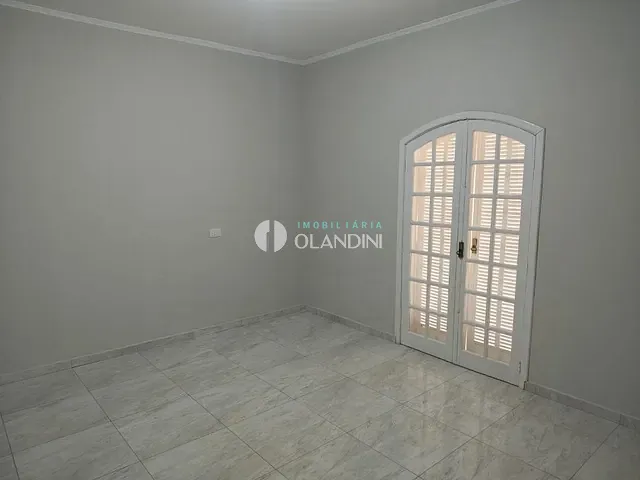 Casa com 120m² 1 quarto e 1 banheiro, para alugar, no bairro Centro em Artur Nogueira