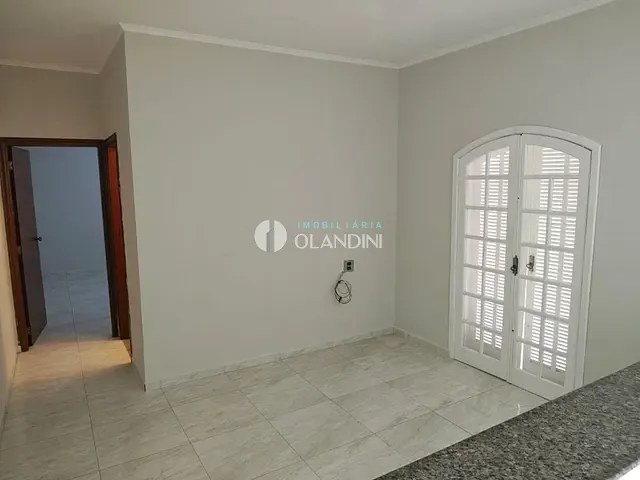 Casa com 120m² 1 quarto e 1 banheiro, para alugar, no bairro Centro em Artur Nogueira